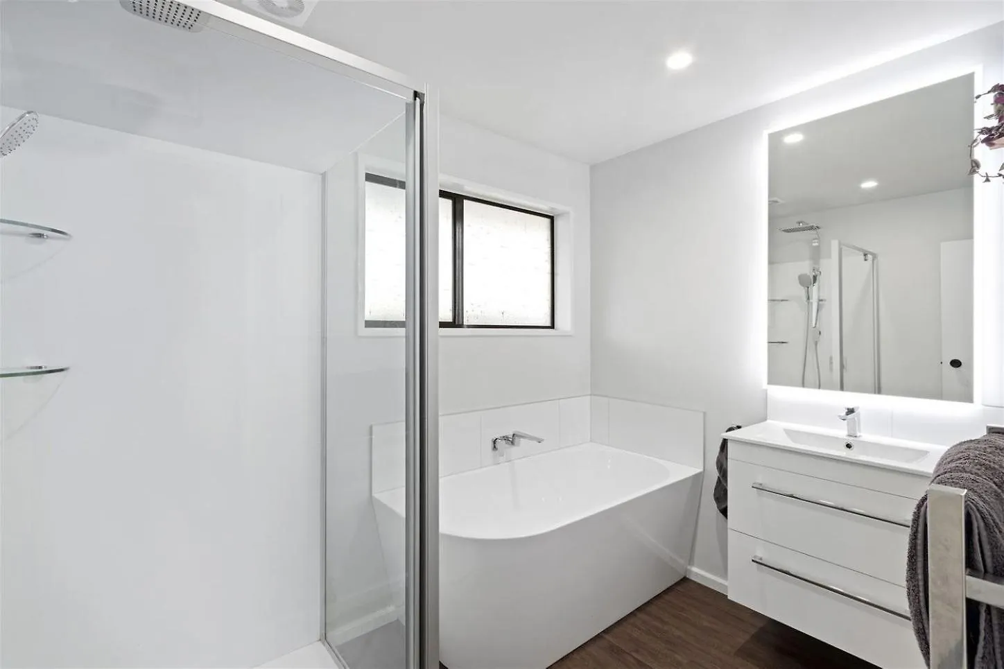 Near Christchurch Airport, Spacious Room In A Sweet House With Everything
